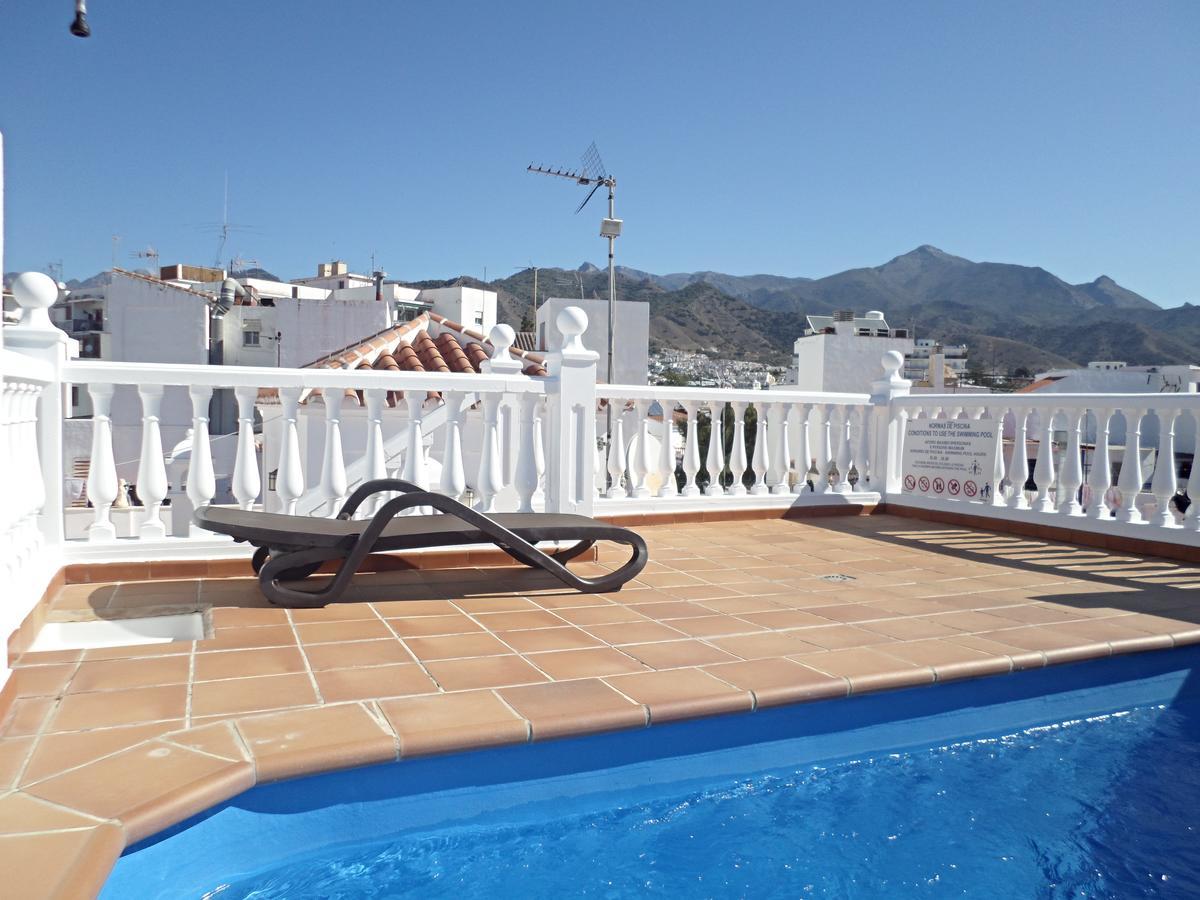 Pulguilla E Menyber Apartment Nerja Bagian luar foto